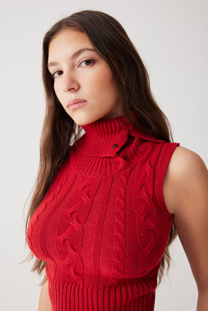 Axel cable cloud knit sleeveless sweater red velvet