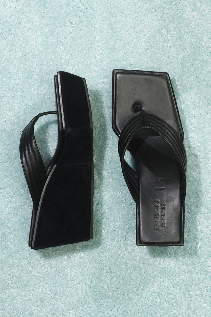 LA Girl Platform Black Flip Flop