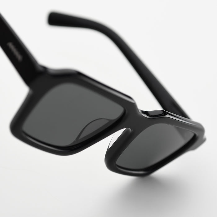 Black / Black